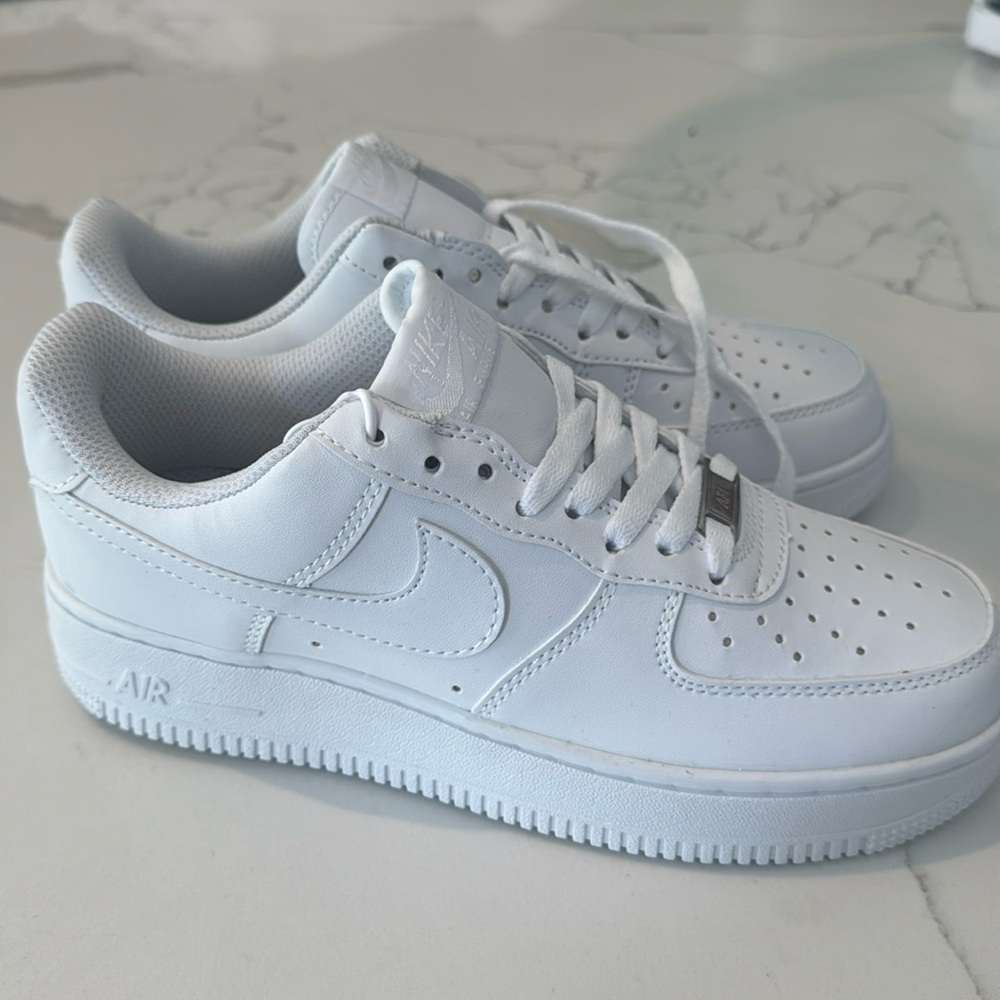nike Women’s Airforce 1s Size 5.5